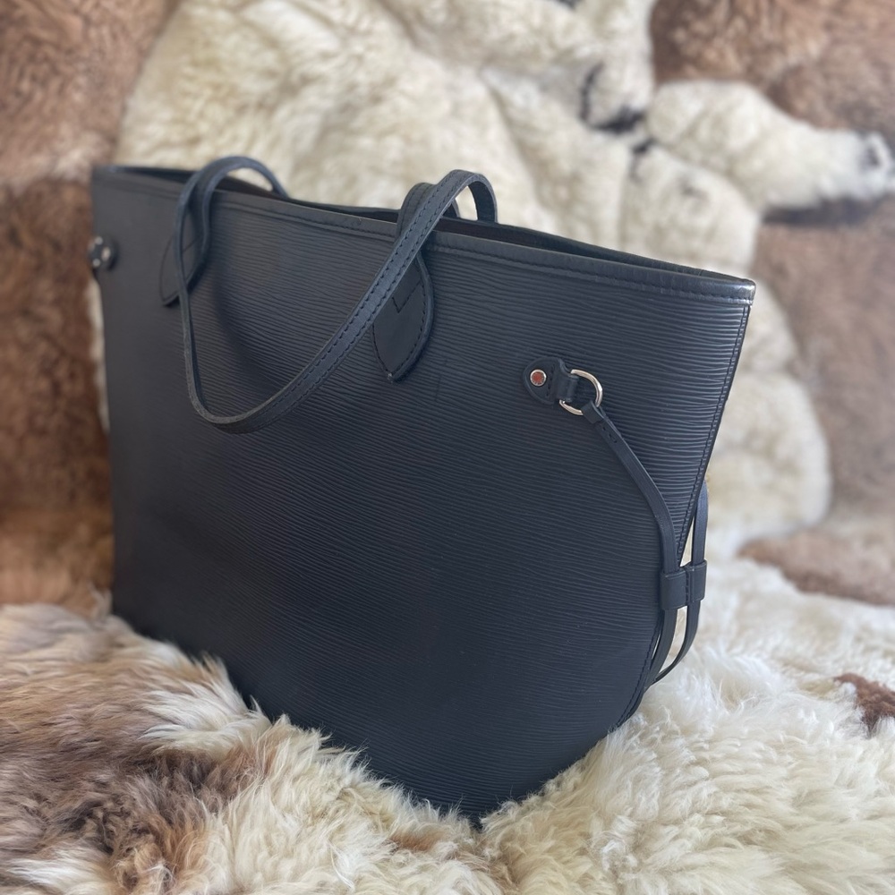 🖤 Louis Vuitton Black Neverfull MM - Picture 4 of 17